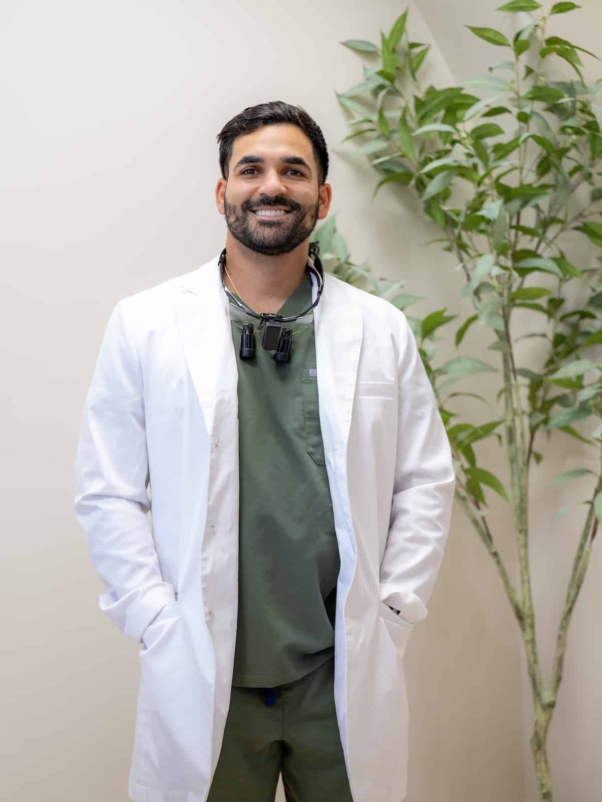 Dr Naweed The Dentist La sVegas Lake Mead Dental Clinic