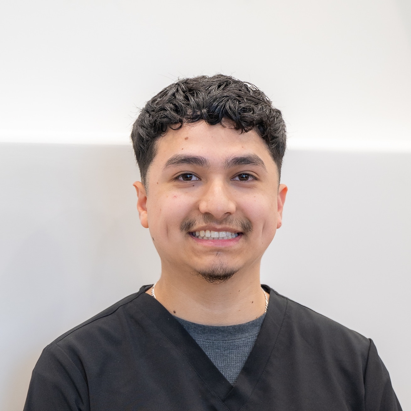 The Dentist Dental Assistant Marcos